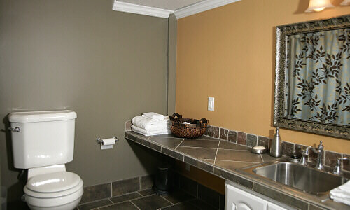 Nashville House - Bathroom 1